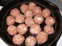 IMGP5081  Maureen makes delicious dinners every night. And dessert. This is meatballs for spaghetti.