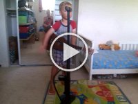 VIDEO0019  Another Ben concert :)