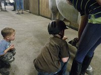 IMGP4674  Picking the hooves!